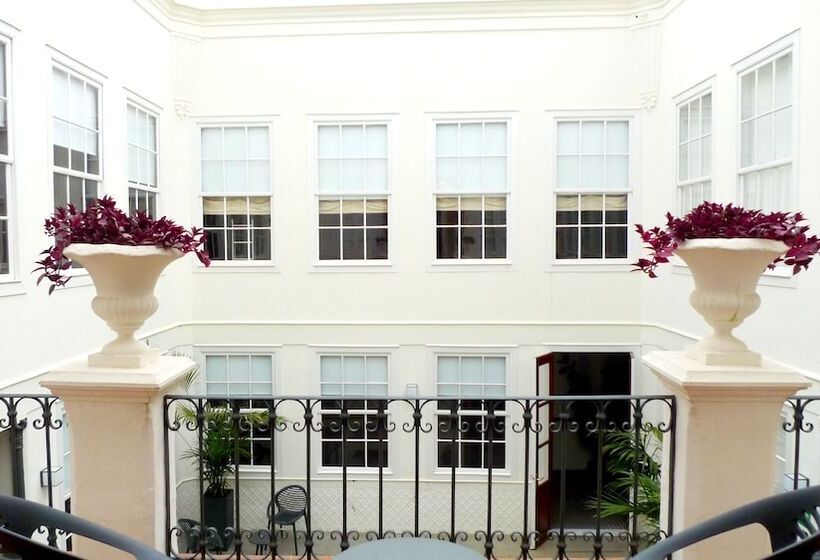 Отель Nava Suites