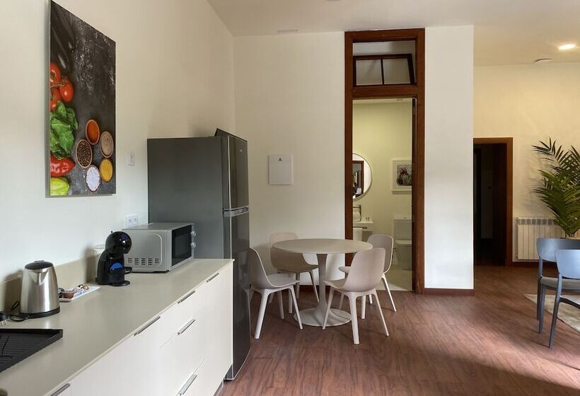 Отель Nava Suites