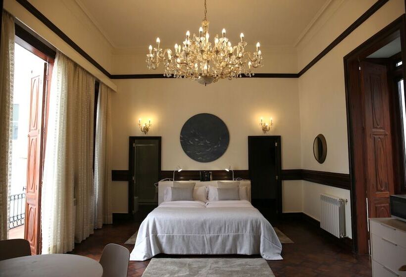 Отель Nava Suites