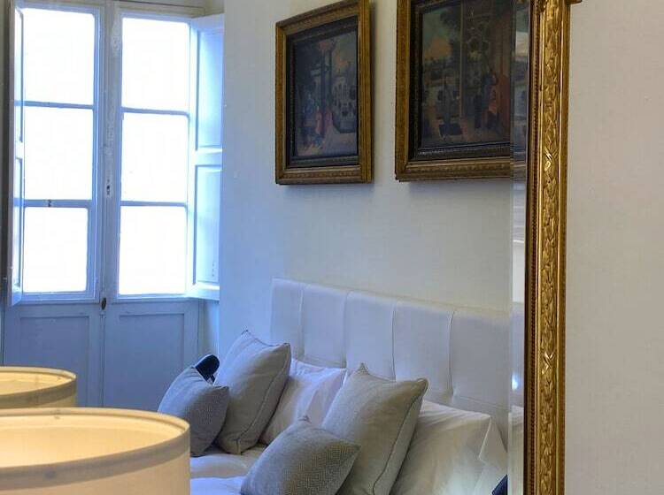 Отель Nava Suites