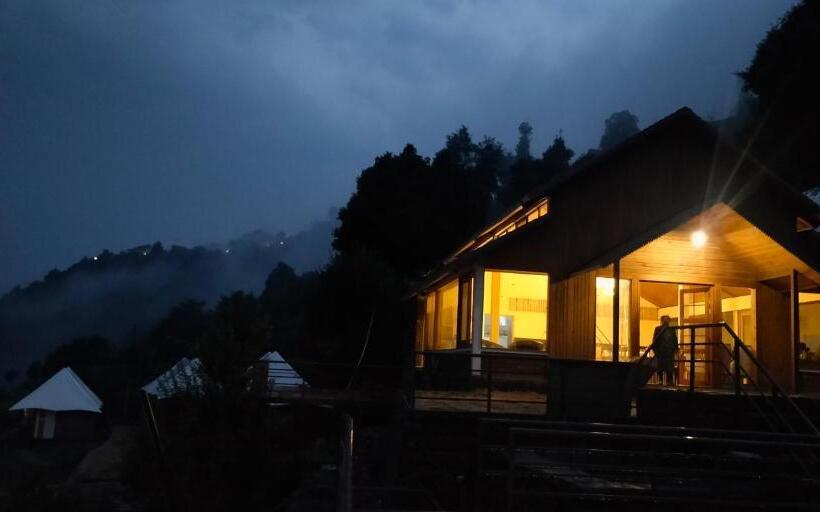 ホテル The Bugyal