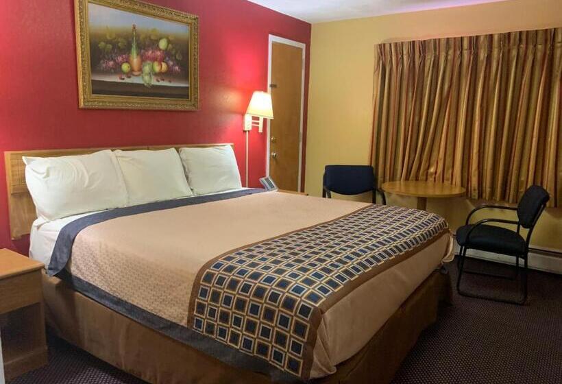 فندق Utica Rest Inn