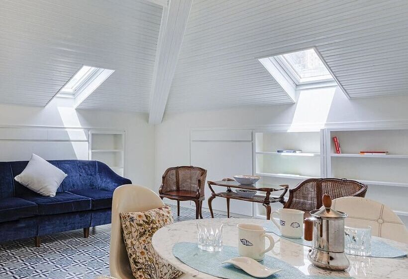 Luxury Central Design Apartment