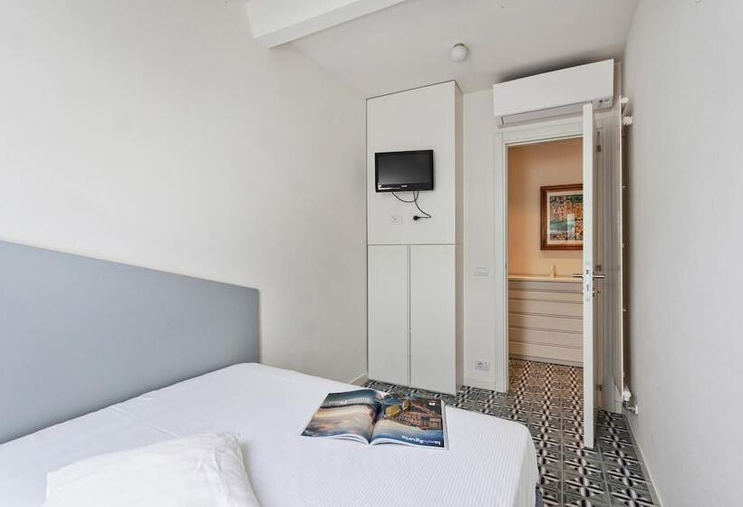 Luxury Central Design Apartment