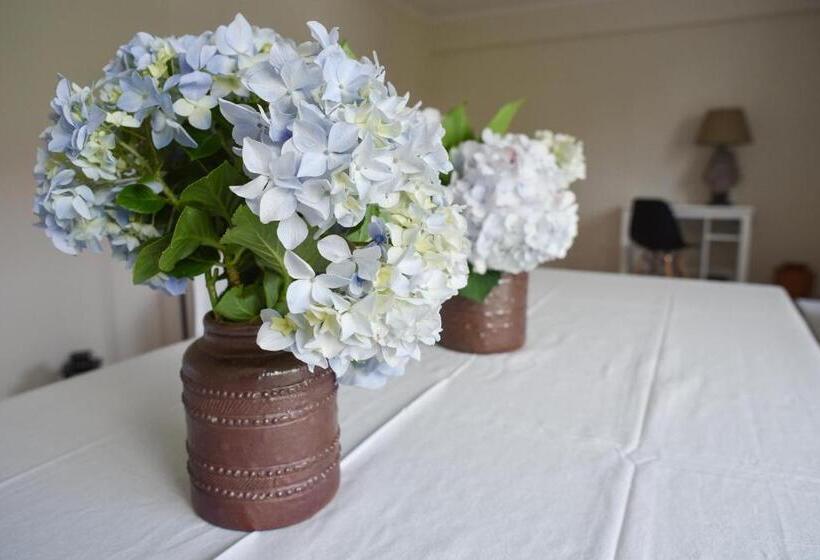 Nia Azorean Apartments