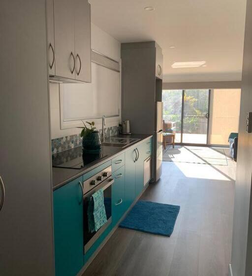 North Hobart, Tranquil Retreat, No Stairs, Access