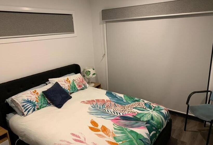 North Hobart, Tranquil Retreat, No Stairs, Access