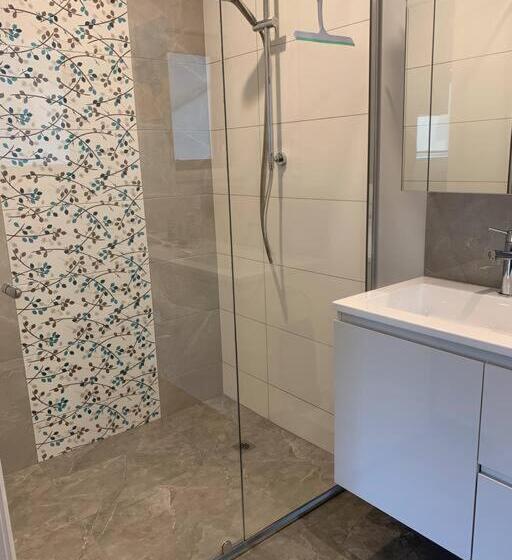 North Hobart, Tranquil Retreat, No Stairs, Access