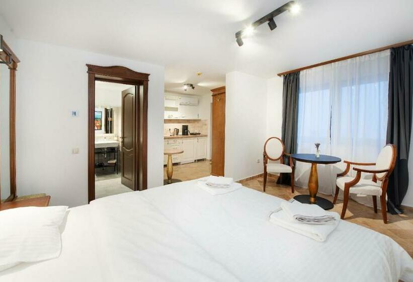 بنسيون Old Town Cataleya