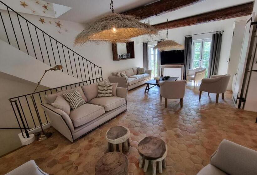 Maison Au Centre Du Village De Gordes Avec Vue Incroyable