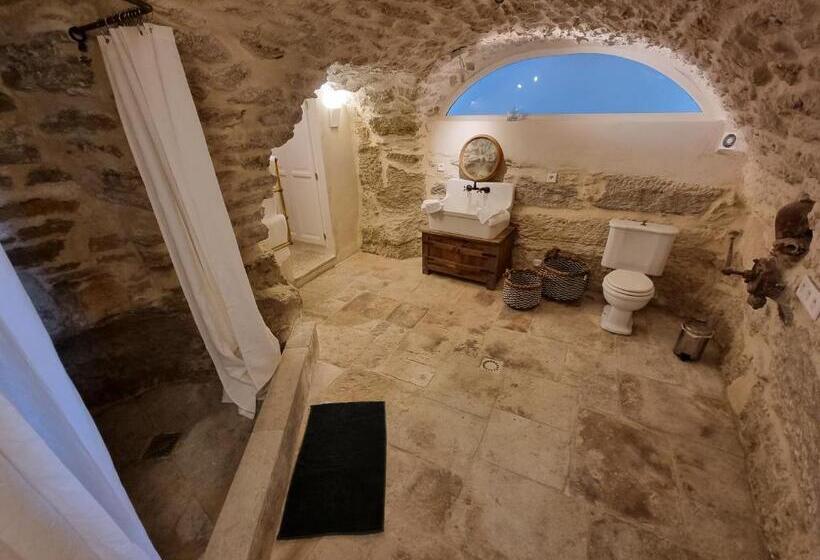 Maison Au Centre Du Village De Gordes Avec Vue Incroyable