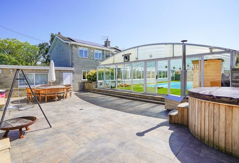 Luxury Spa Party Home   Pool Hottub Bar Sauna