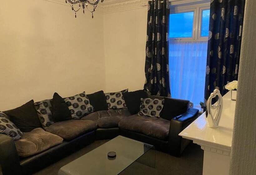 St Pauls Rd   Townhouse Accommodation