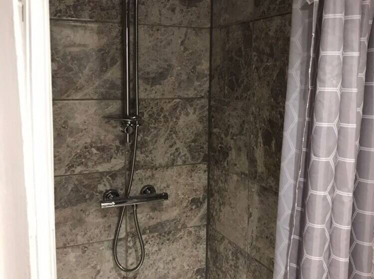 St Pauls Rd   Townhouse Accommodation