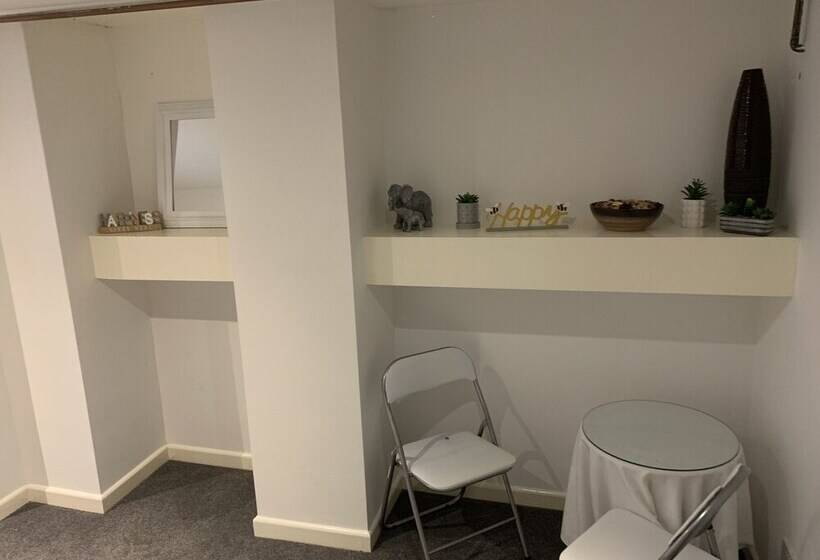 St Pauls Rd   Townhouse Accommodation