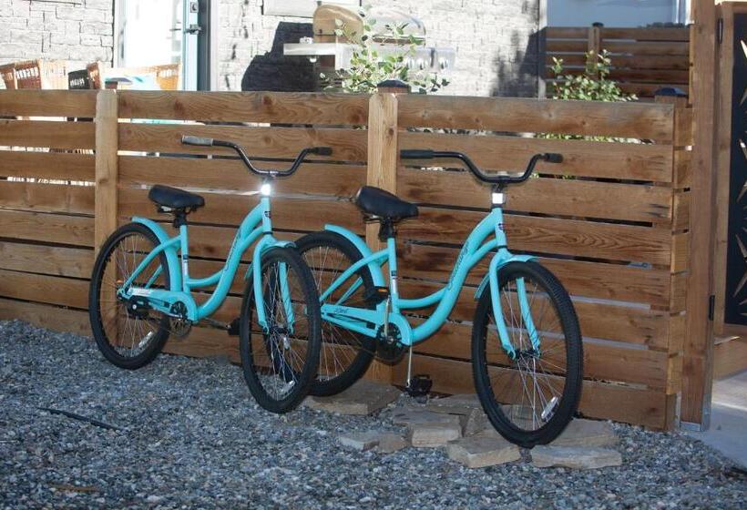 The Blue Door Bungalow   Oldtown, Well Equipped Kitchen