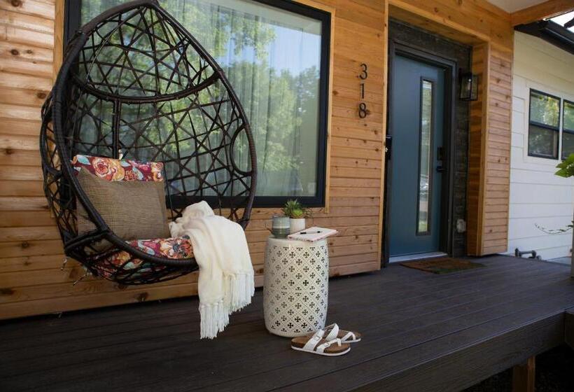 The Blue Door Bungalow   Oldtown, Well Equipped Kitchen