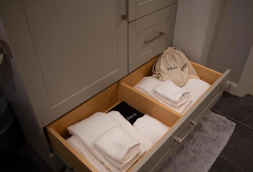 The Blue Door Bungalow   Oldtown, Well Equipped Kitchen