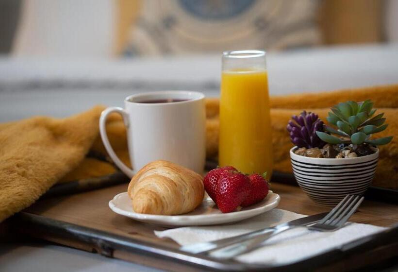 The Blue Door Bungalow   Oldtown, Well Equipped Kitchen