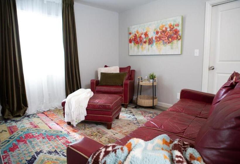 The Blue Door Bungalow   Oldtown, Well Equipped Kitchen