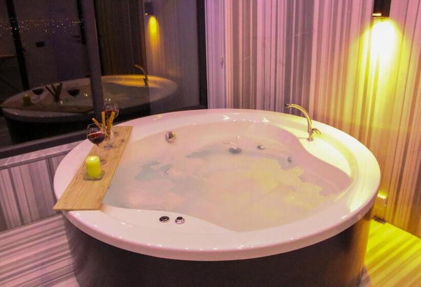 Ultra Lüx Vi̇lla Viranlar