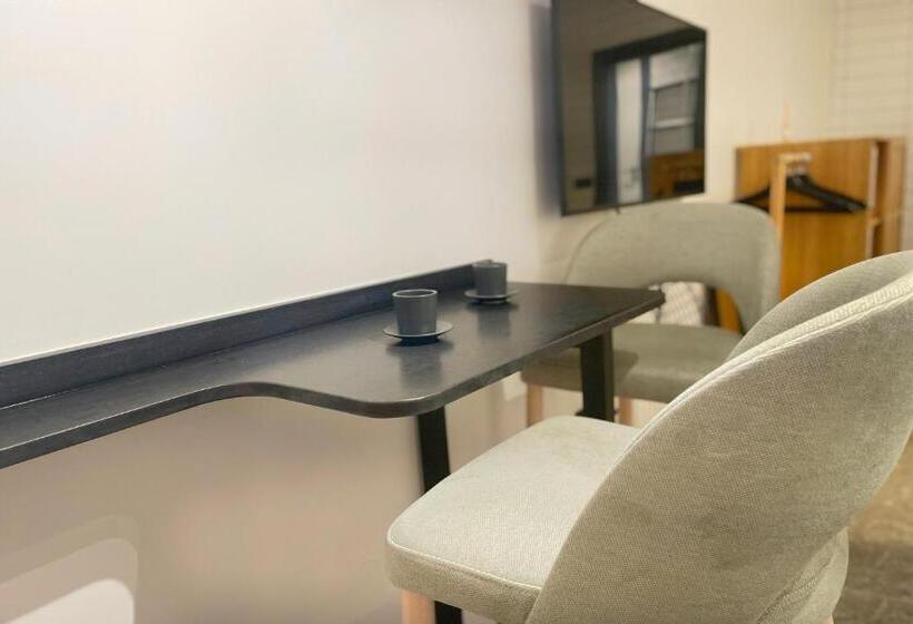 Apartamentos Mk77 León   Lahoz