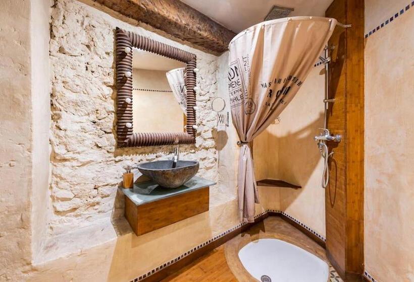 Appartement Dans Un Atelier D Artiste Hors Norme