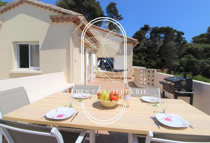 Appartements Plage Des Oursinières Pieds Dans L Eau Plage Parking Wifi By Hc