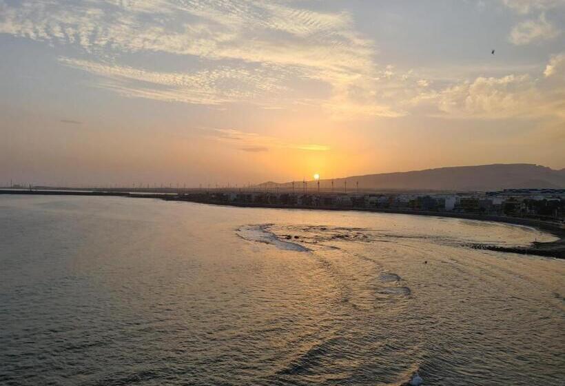 Arinaga Arena Y Mar Beach