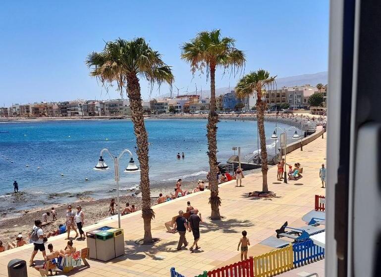 Arinaga Arena Y Mar Beach