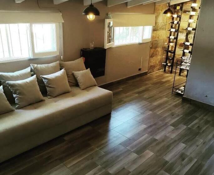 Casa Completa En El Corazón De Chacras