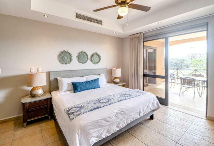 ホテル Bahía Encantada H4