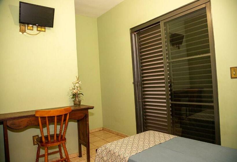 בית מלון כפרי Rp