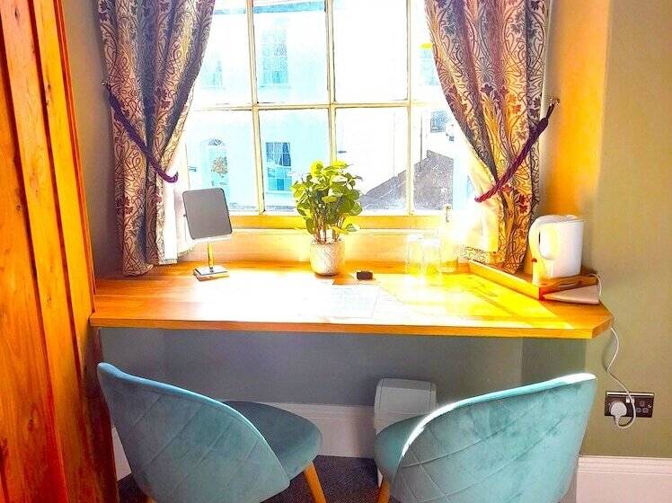 ホテル The Olive Well