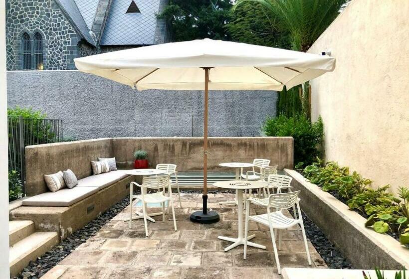 호텔 The Park Suites