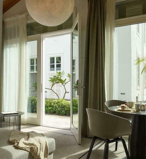 호텔 The Park Suites