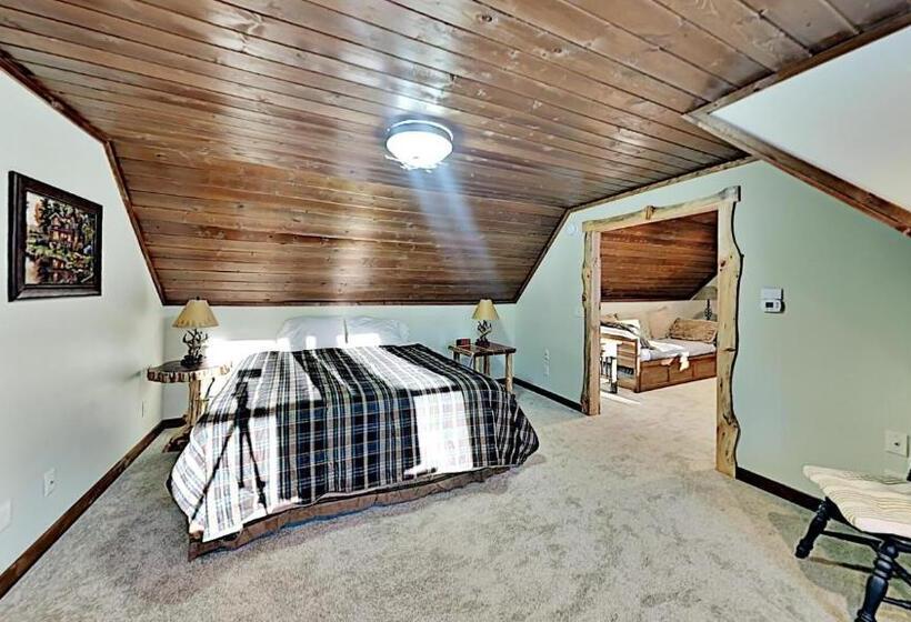 Lazy Pines Lodge