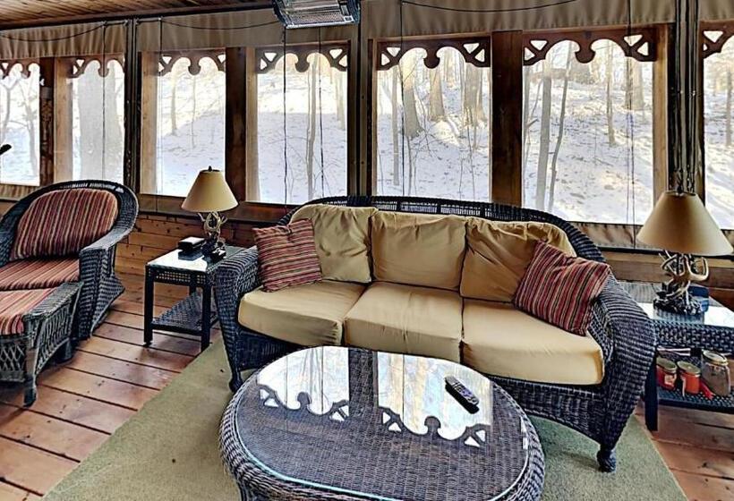 Lazy Pines Lodge