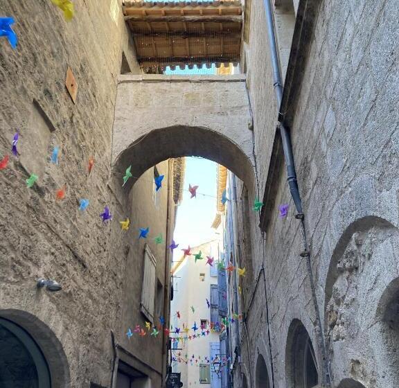 Light And Airy Apartment In The Heart Of Pézenas