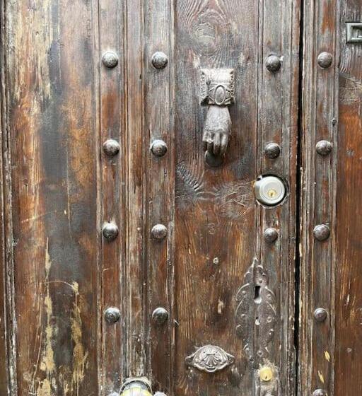 Light And Airy Apartment In The Heart Of Pézenas