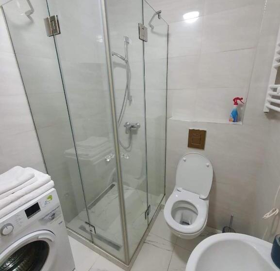 Lijepo Pozicioniran Stan, Atrakcije Blizu