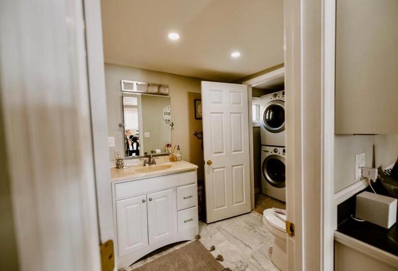 Little Landing Cottage On Cobbossee Lake