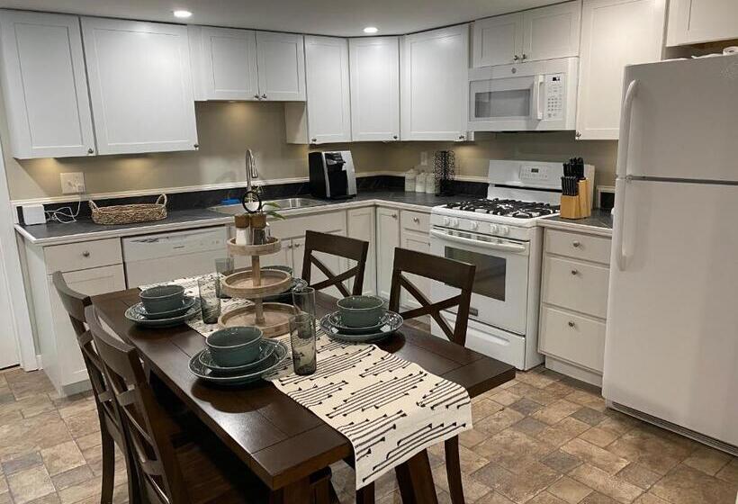 Little Landing Cottage On Cobbossee Lake