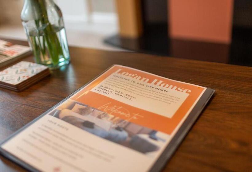 Logan House, Modern And Spacious Townhouse Close To City Centre