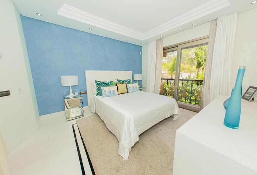 Luxury 3bdrs Apt. In Mistral Beach With Sea Views