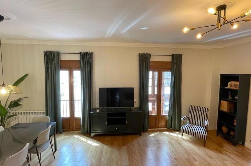 Luxury Apartment In Central Town