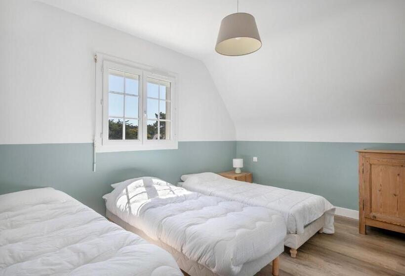 Maison En Front De Mer  10 Personnes   Jardin