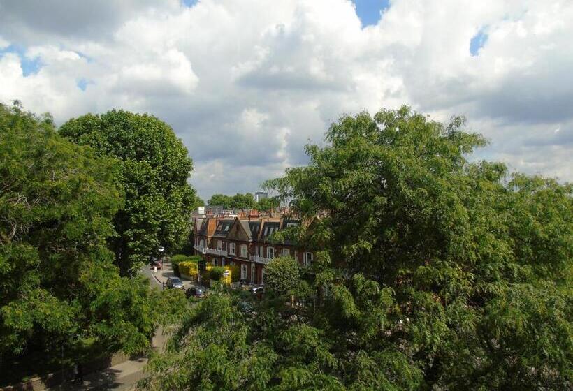 Modern 2 Bedroom Flat Near Chelsea