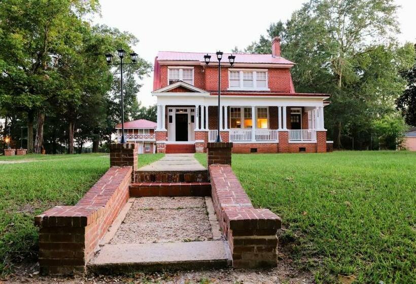 פנסיון Historic House On The Hill