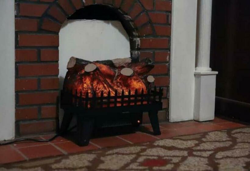 פנסיון Historic House On The Hill